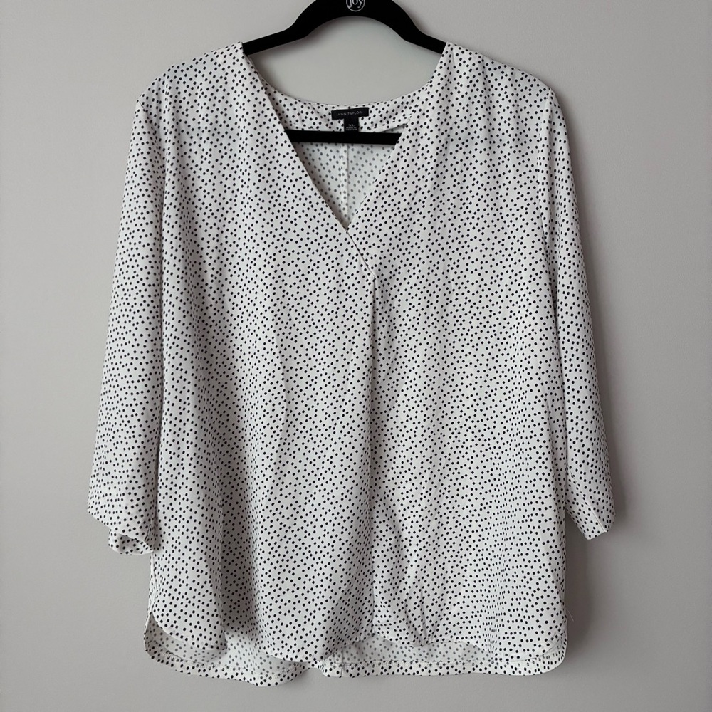 Ann Taylor 3/4 sleeves Black and White Polka Dot Blouse v neck